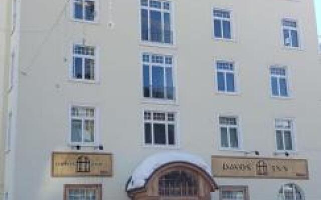 Отель Davos INN вид на фасад
