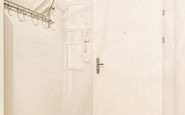Peaceful Belvedere Apartment in Safe, Quiet & Central Location