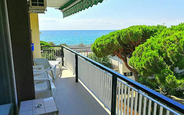Sea And Pool Apartment 2