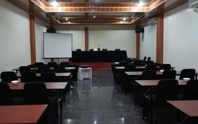 Ren'z Hotel