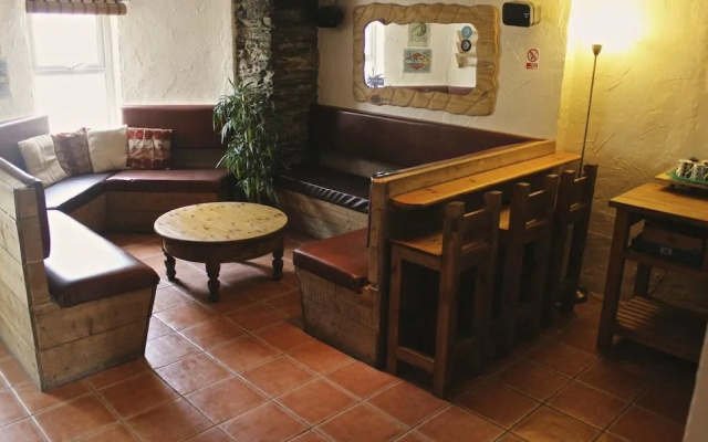 Base Surf Lodge