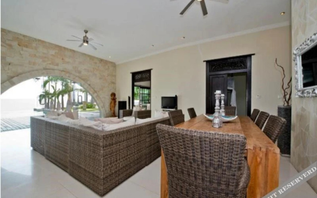 Villa Sensey