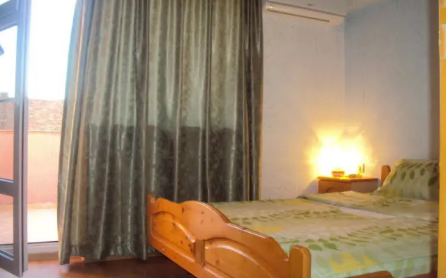 Guest House Villa Roza
