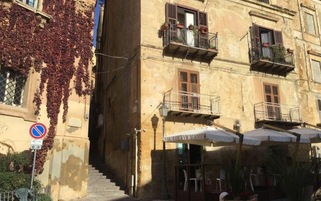 Отель B&B Palazzo del Teatro Агридженто вид на фасад
