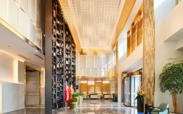 Elong Hotel