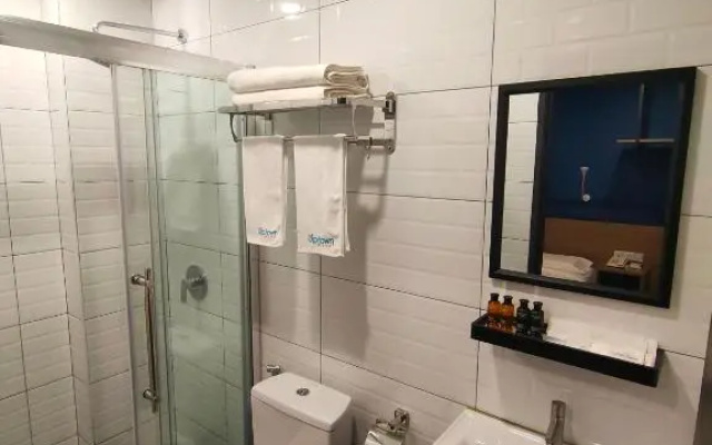 Uptown Hotel