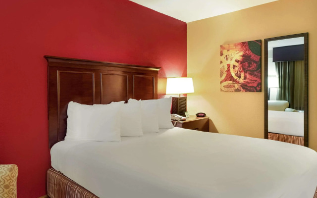 Quality Inn & Suites West Helena