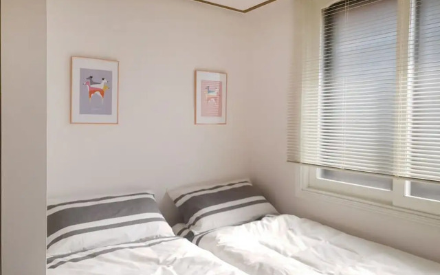 Cheese Guesthouse - Hostel