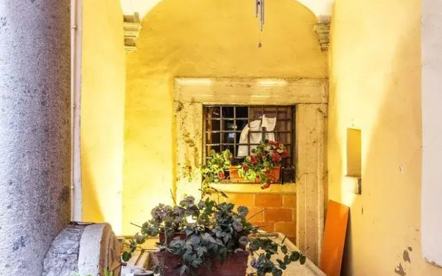 Cartari Apartment