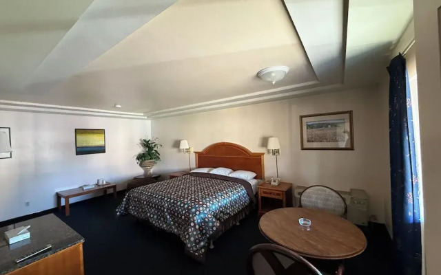 Fiesta Inn- Bell Gardens/ Los Angeles