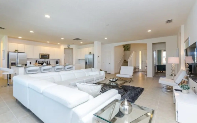 9-Bedroom Villa in Davenport 6160BOA