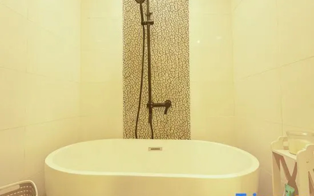 *1BR Condo with Pool • 2 Minutes to Beach c149