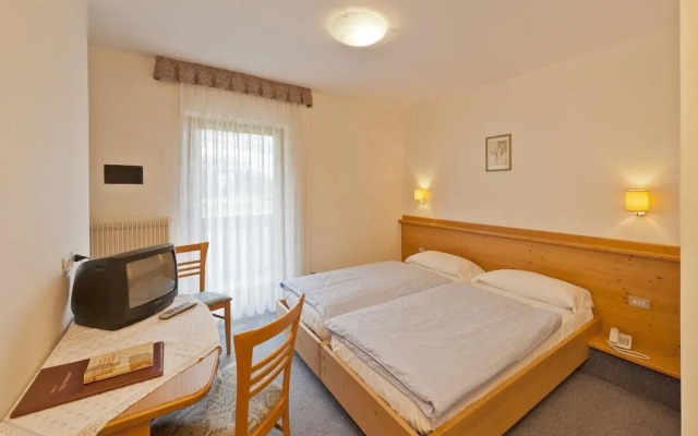 Hotel Cesa Edelweiss