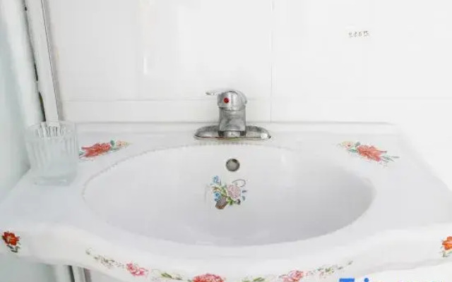 Minquan Jixiang Hotel
