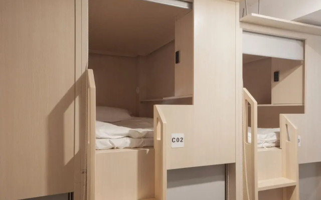 WEFLOW Hostel