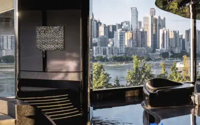 Yolo Private Soup Hot Spring Designer Hotel