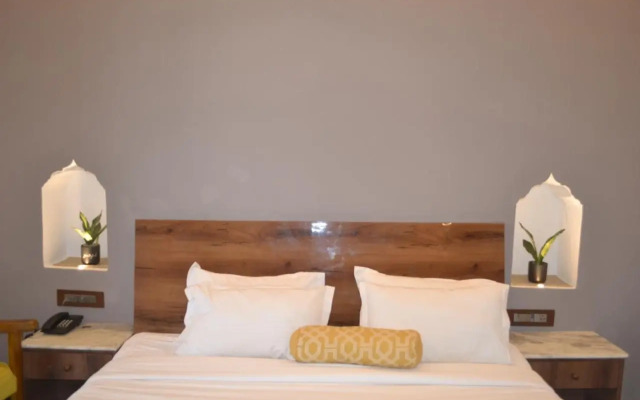 Meeram Ganga - A boutique homestay by the Ganges