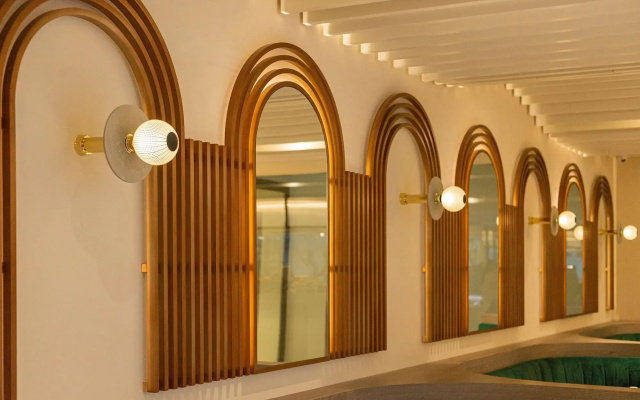 Luster Hotel