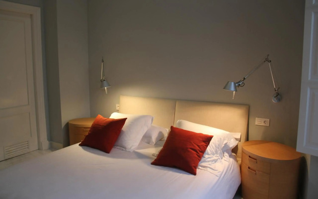Luxurious 2 bedroom flat in a historic building