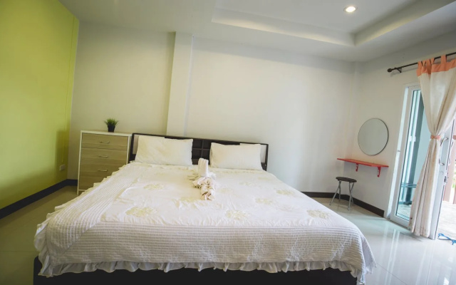 Tharadol Beach Resort