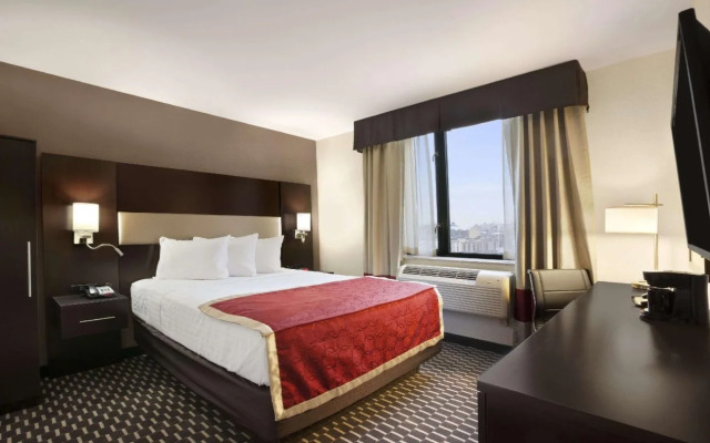 AirTrain Plaza Hotel JFK Airport