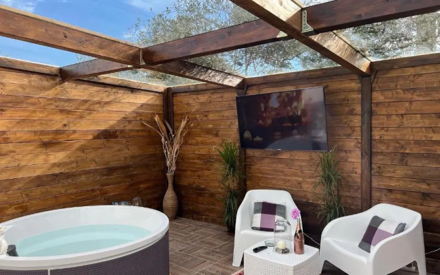 Anahita Luxury Suite & Spa