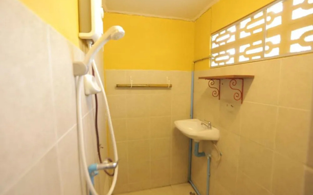 Maroom Art Hostel