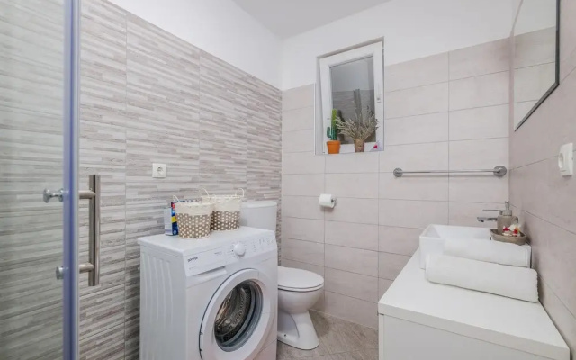 Amazing Apartment in Vrbnik With 1 Bedrooms and Wifi