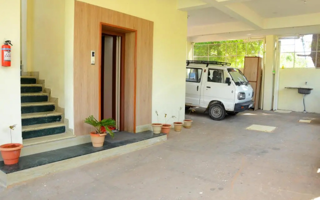 Hari Iyer Residency