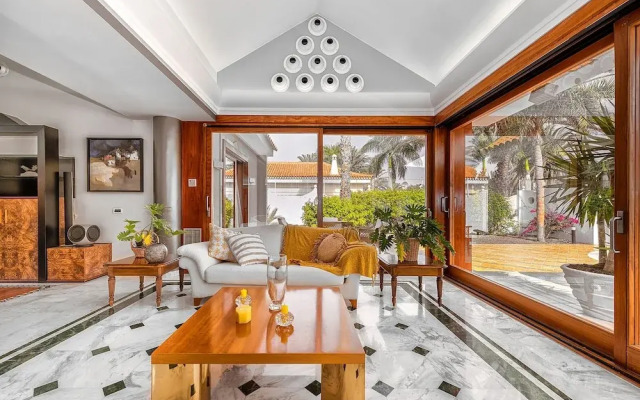 Bungalow in Maspalomas Near Golf & Beach
