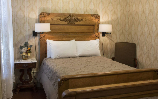 Fairweather Inn and Nevada City Cabins