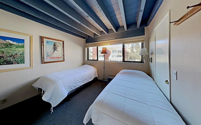 684 4 Bedroom Condo