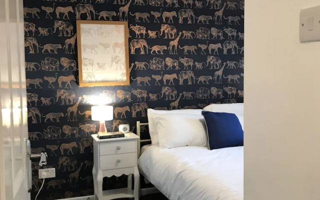 Sleeps up to 7, Parking, Office, Preston Nr M6/m65