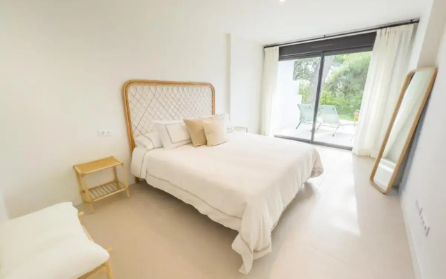 Ground Floor With Garden In The Golden Mile