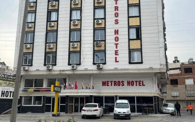 Metros Hotel