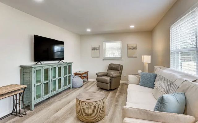 10 Mi to Uab: Inviting Home w/ Free Parking & Wifi