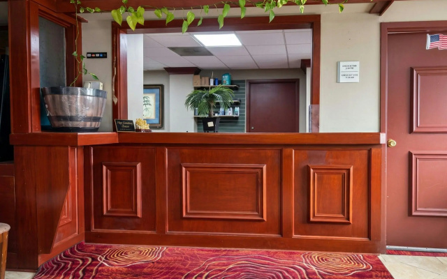 Отель Econo Lodge Warrensville Heights