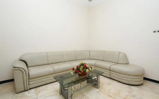 OYO 2483 Salju Korea Residence