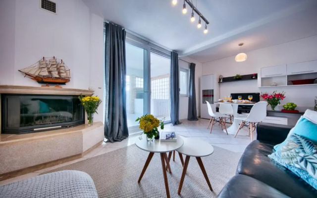 Seafront Suites Maja