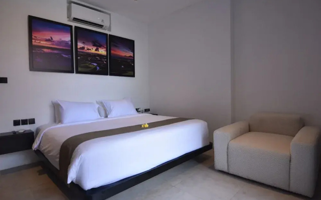 Onyx Beach Hotel