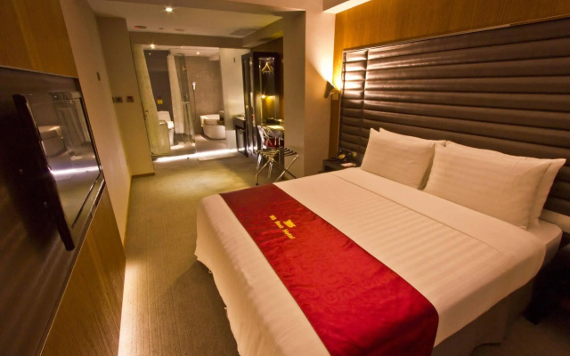 Newful Hotel