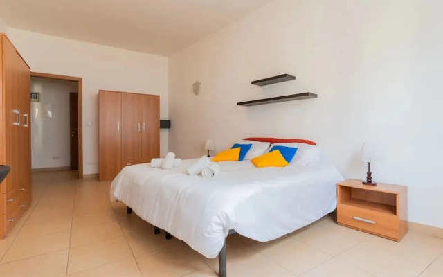 The King at Roulette Modern Apartment Paceville