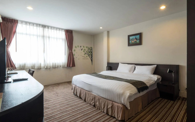 Cozy at Ten Hotel Bangkok
