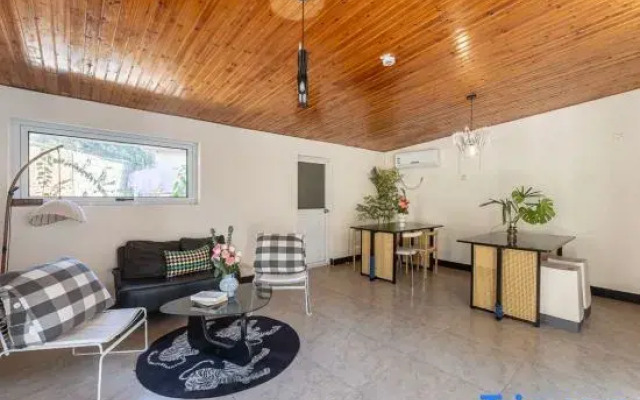 Hangzhou Shanzhiwu Homestay (Xihu Jiuxi)