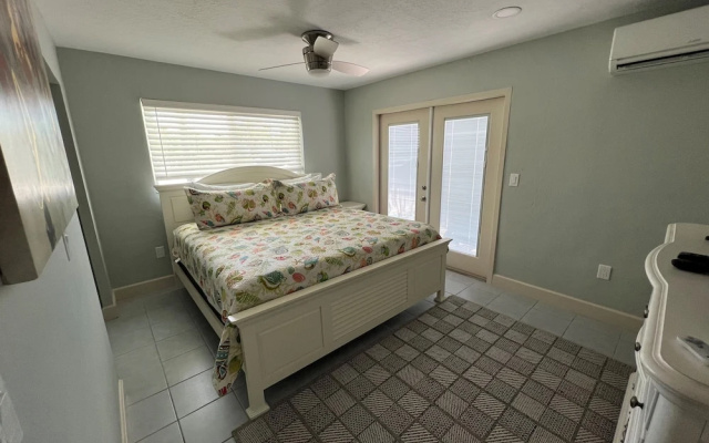 Tarpon Tale Inn