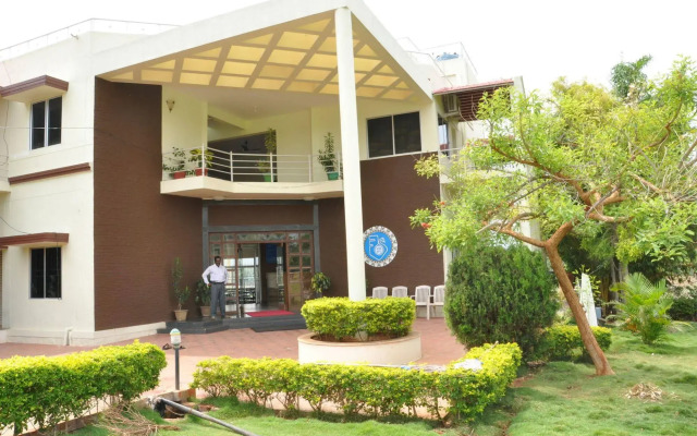 KSTDC Hotel Mayura Gaganachukki