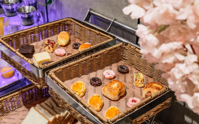 Homeinn Plus Hotel (Changzhi Bayi Square Weiyuanmen Middle Road)