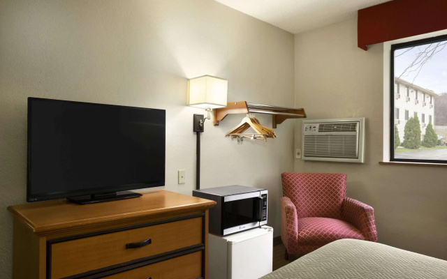Travelodge by Wyndham Battle Creek
