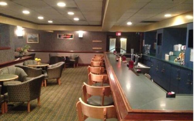 The Moraine Inn Suites & Conference Center