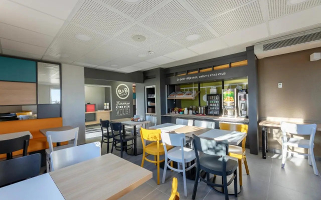 B&B HOTEL Poitiers (1)